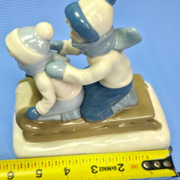 Rare Vintage 80s Porcelain Figurine Cottagecore Collectible 6” - Picture 9 of 10